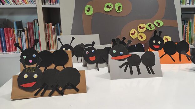 Mrówki z papieru wykonane przez dzieci